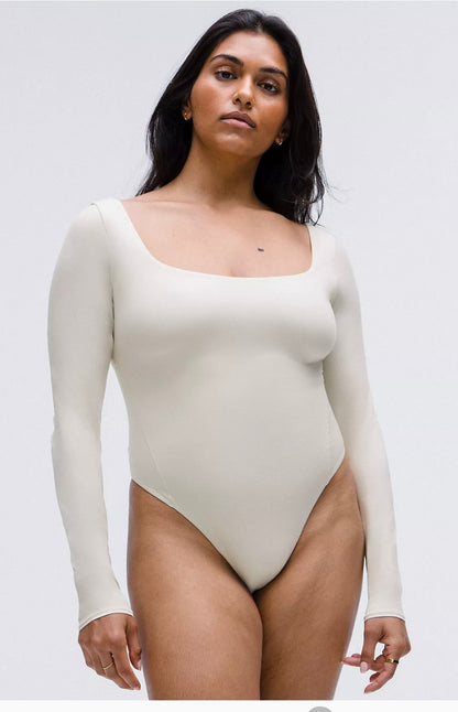 Body de manga larga con cuello cuadrado Nulu ultrasuave Wundermost Lululemon